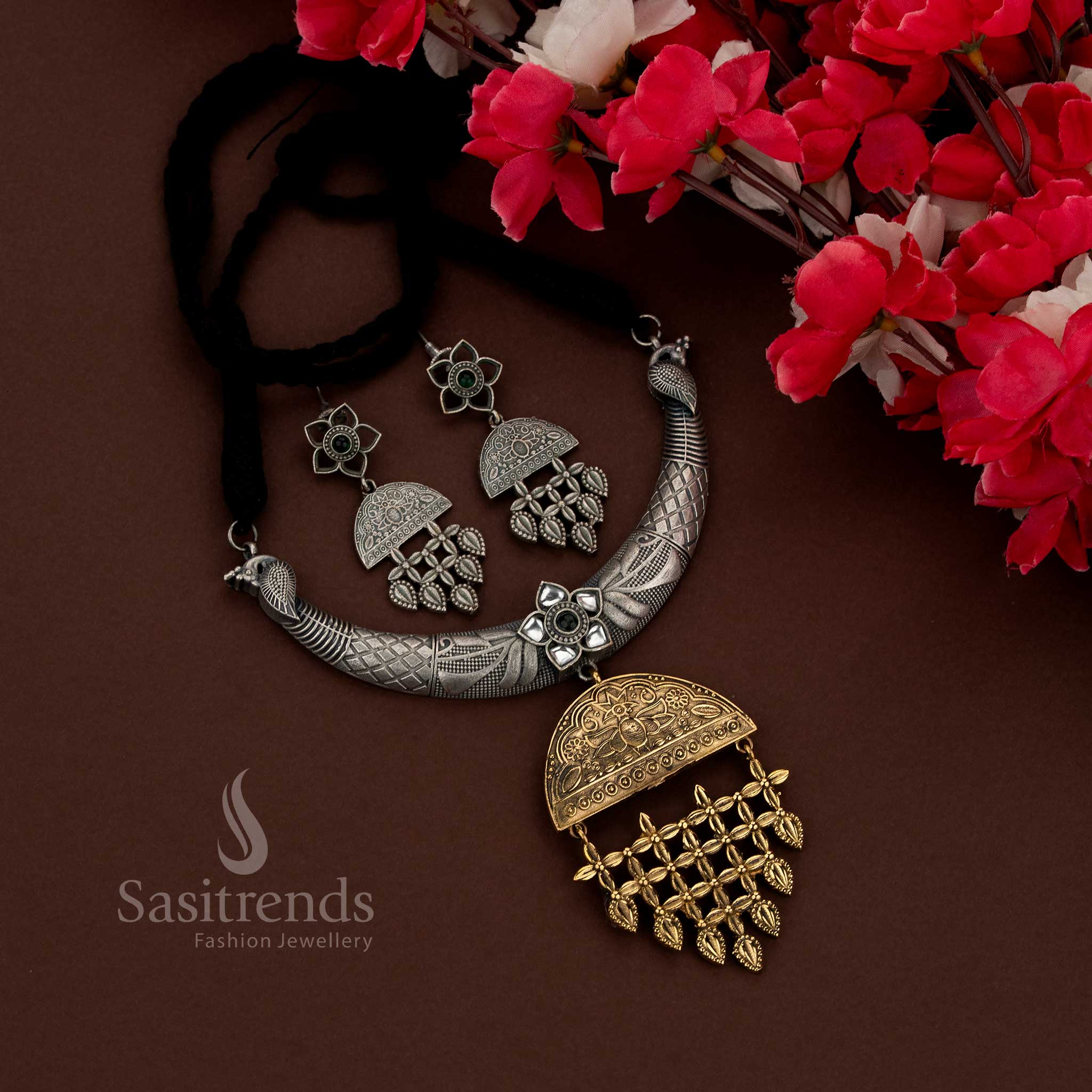 Antique oxidised peacock husli necklace with golden floral pendant for special occasions – Sasitrends
