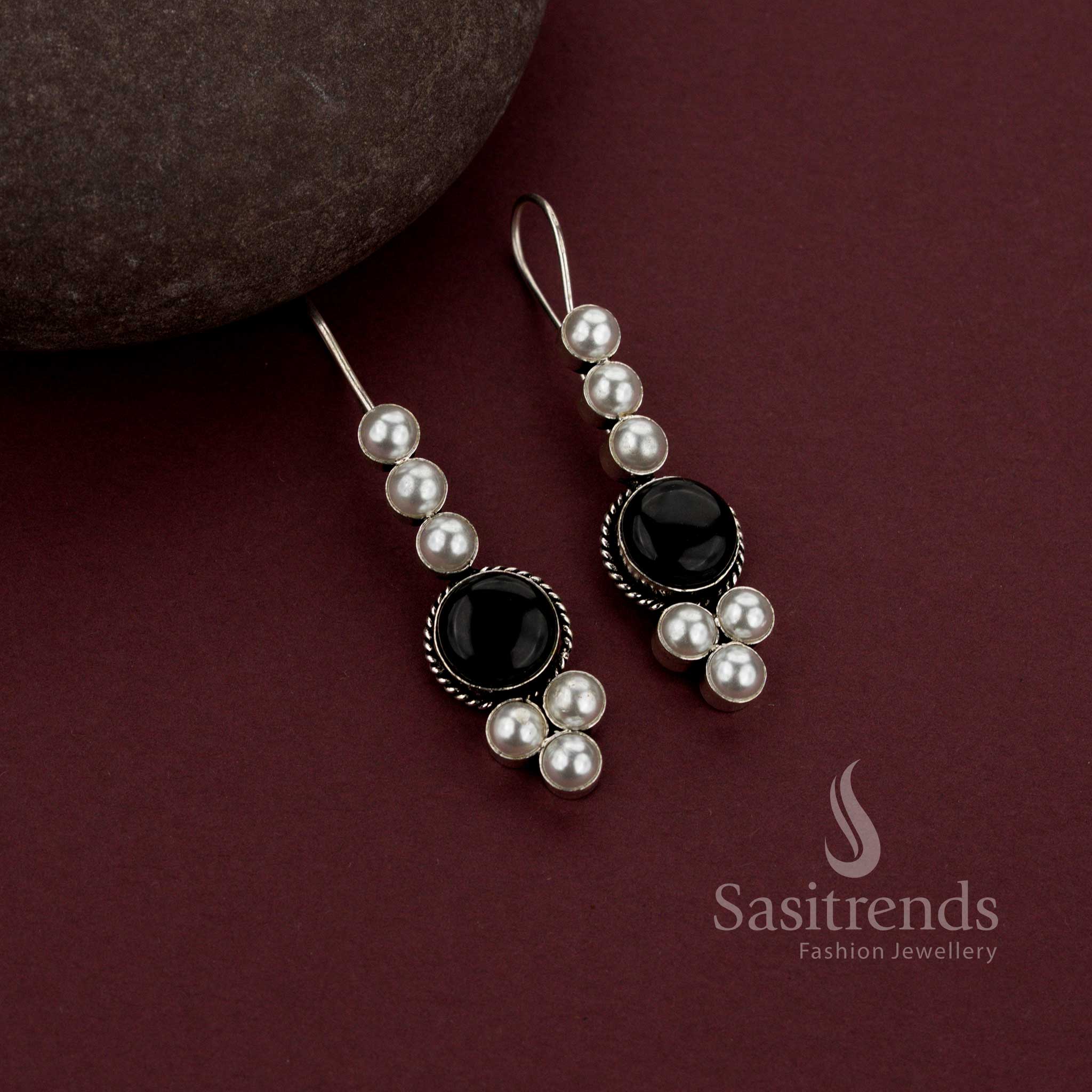 Elegant Oxidised Silver Linear Drop Earrings Featuring Monalisa Stone and Pearl Detailing - Sasitrends