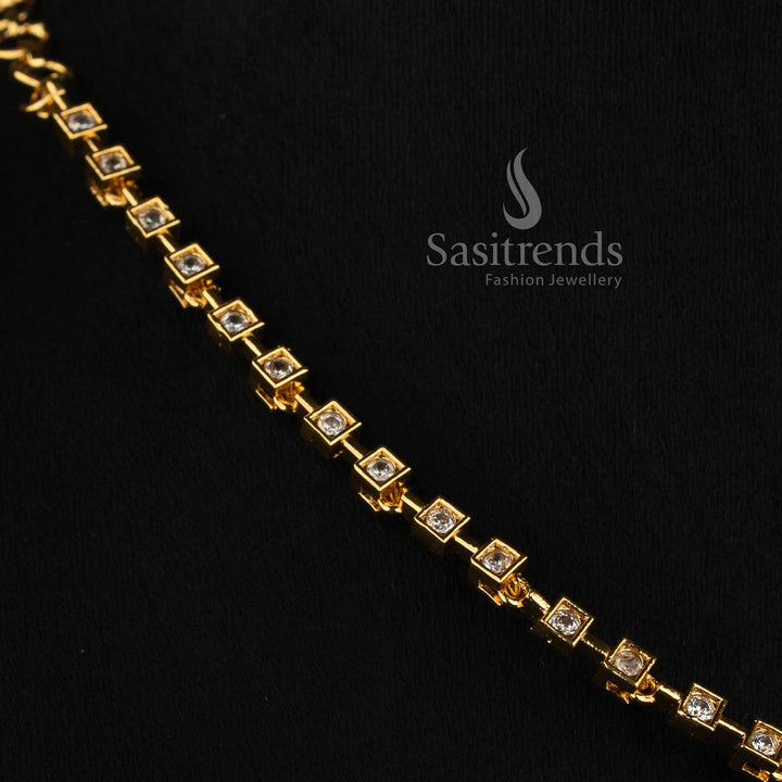 Traditional Matte Gold Plated Bird Motif Necklace Featuring an Intricately Detailed Parrot Pendant - Sasitrends