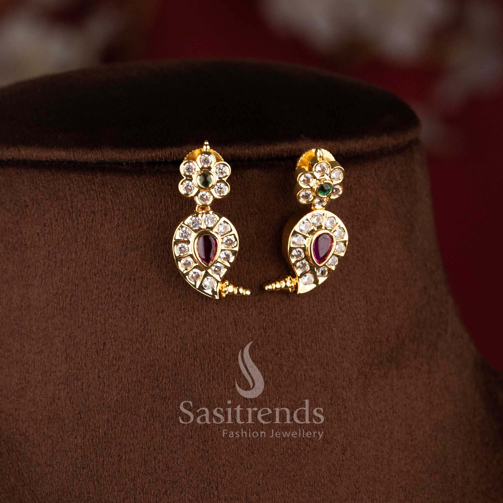 Real gold look wedding wear short necklace showcasing a pearl drop floral blossom centerpiece.