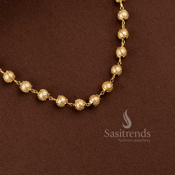 Traditional mesh chain necklace featuring a round pearl-accented pendant design - Sasitrends 