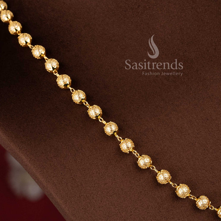 Traditional mesh chain necklace featuring a round pearl-accented pendant design - Sasitrends 