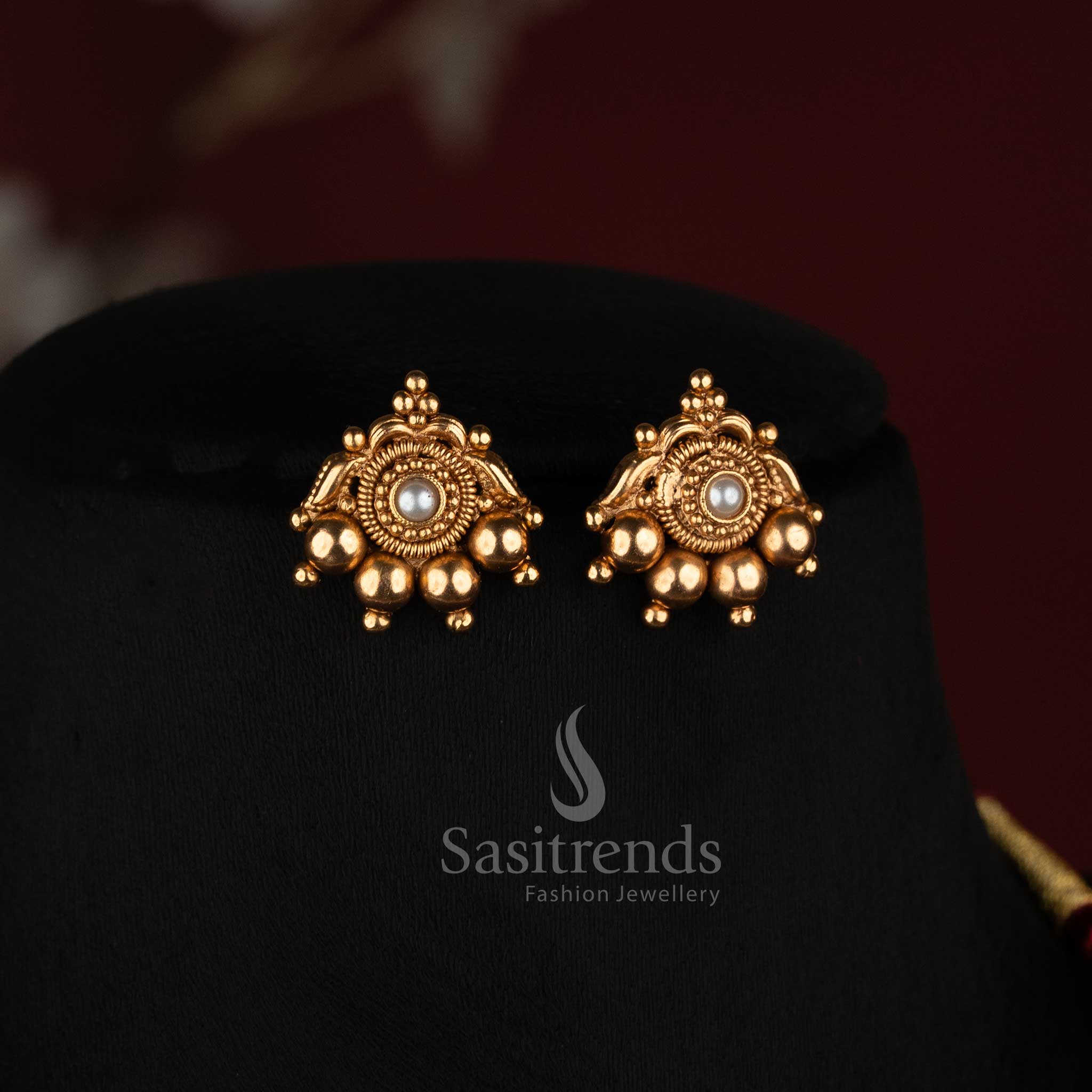 Detailed Pearl and Golden Bead Strand Necklace with Matching Pearl Stud Earrings - Sasitrends
