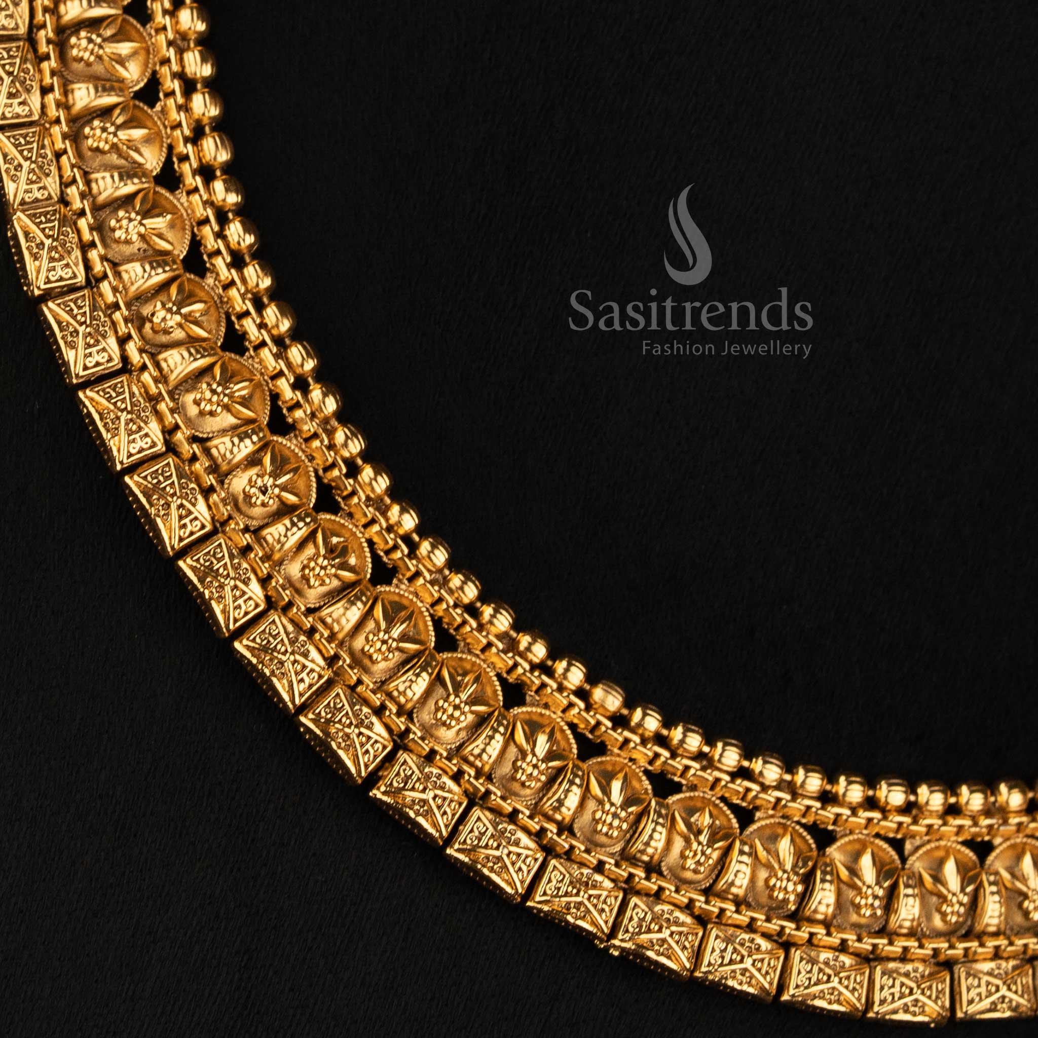 Antique Gold Plated Traditional Choker Set with Matching Circular Floral Studs - Sasitrends
