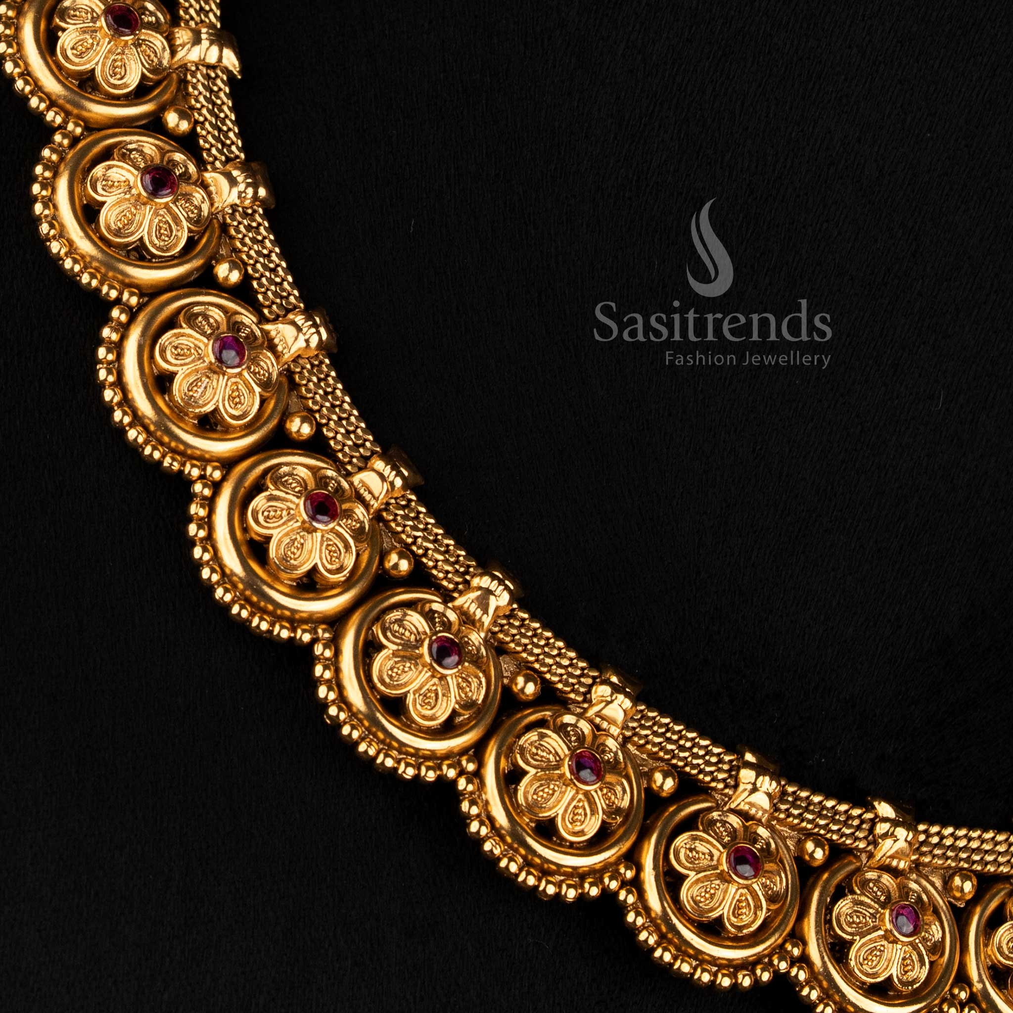 Antique Gold Plated Circular Floral Medallion Choker Necklace Set with Ear Studs - Sasitrends