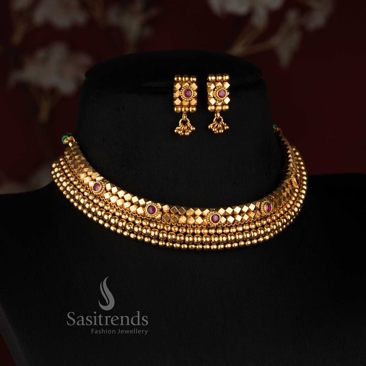 Antique Gold Geometric Choker Craftsmanship with Stone Details - Sasitrends