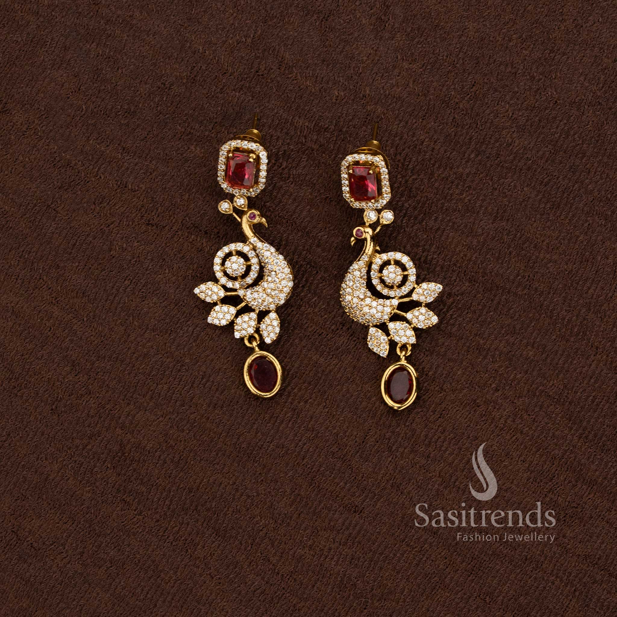 Peacock Necklace with Leaf Plume and American Diamond Stone Detailing - Sasitrends