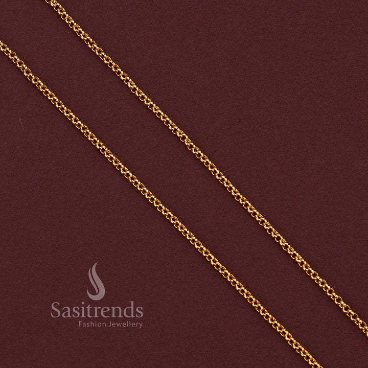 Detailed Micro Gold Plated Oval Link Chain Featuring a Connected Open-Link Pattern and Gold-Toned Finish - Sasitrends