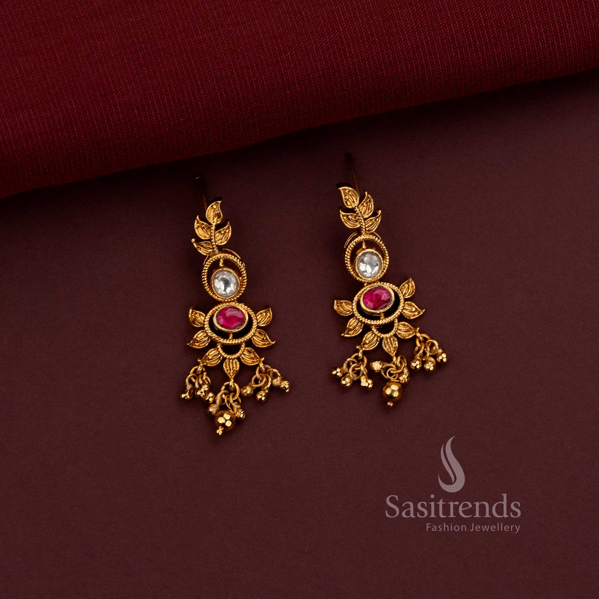 Traditional Matte Gold Plated Kundan Necklace with Intricate Leaf Patterns and Matching Drop Earrings - Sasitrends 