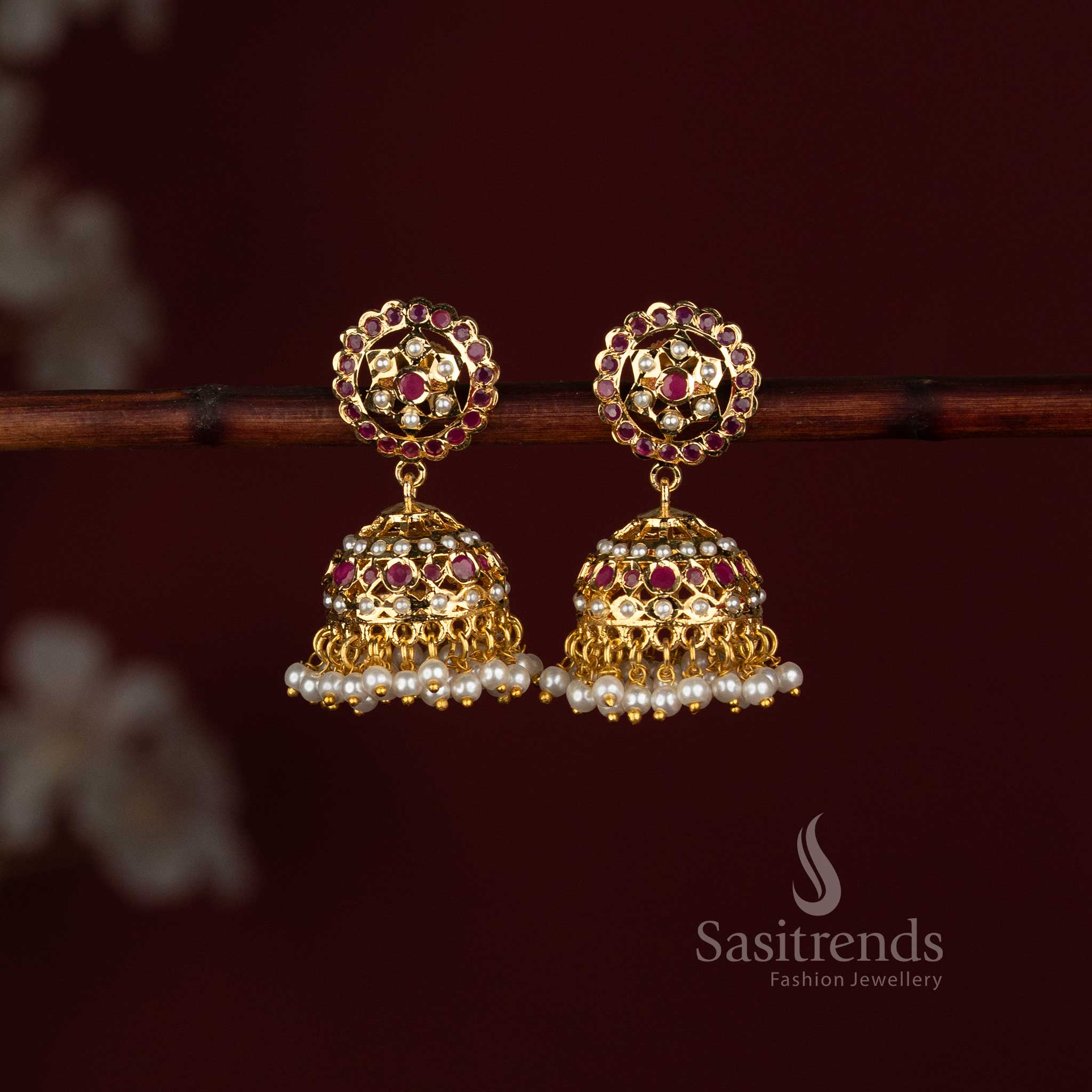 Traditional Matte Gold Plated Kundan Necklace with Intricate Leaf Patterns and Matching Drop Earrings - Sasitrends 