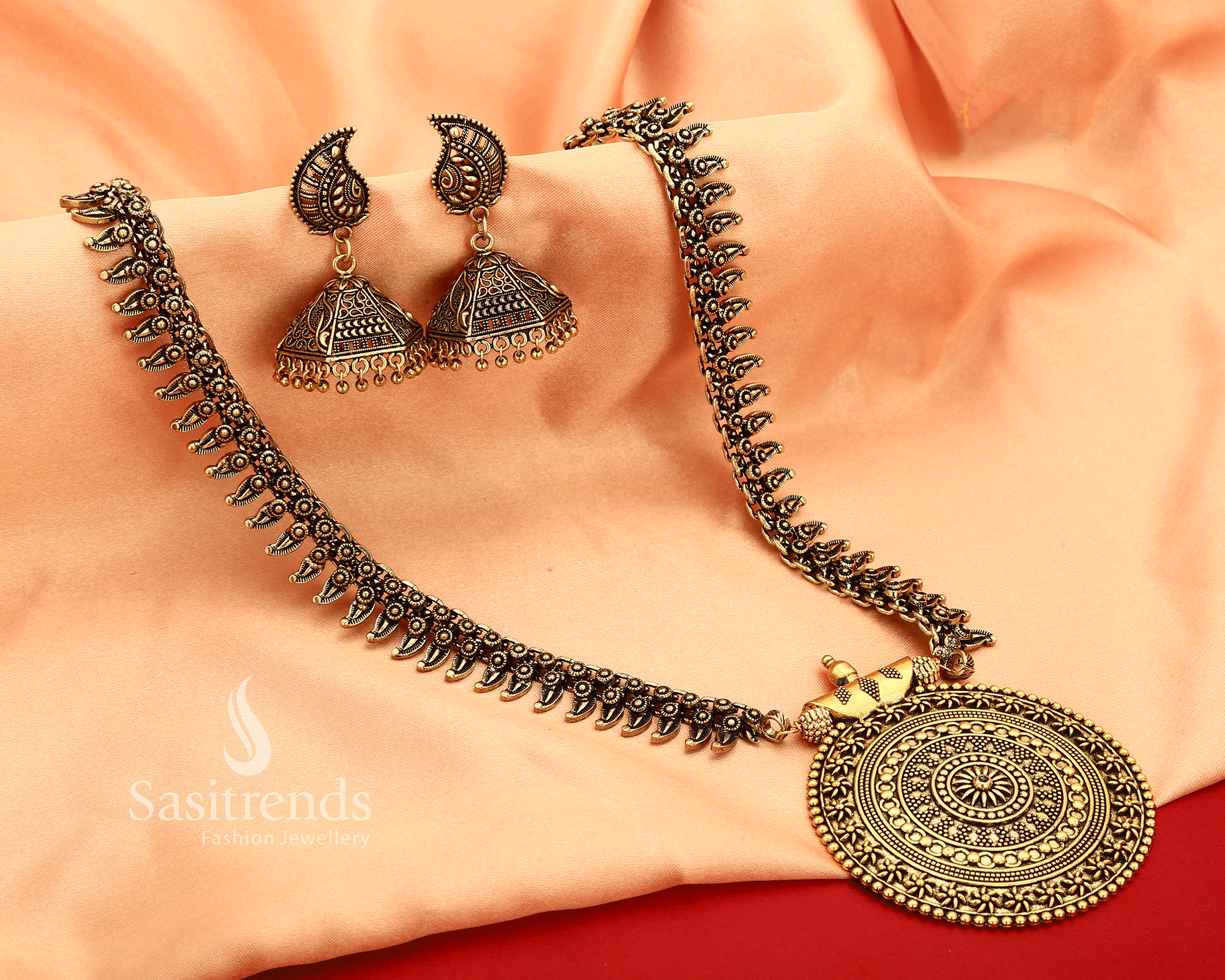 Graceful Niranjana Chakra Antique Gold Long Necklace Jewellery Set With Coordinated Jhumka Earrings – Classic Temple Inspired Design For Sarees And Lehenga Wear For Women And Girls – Sasitrends