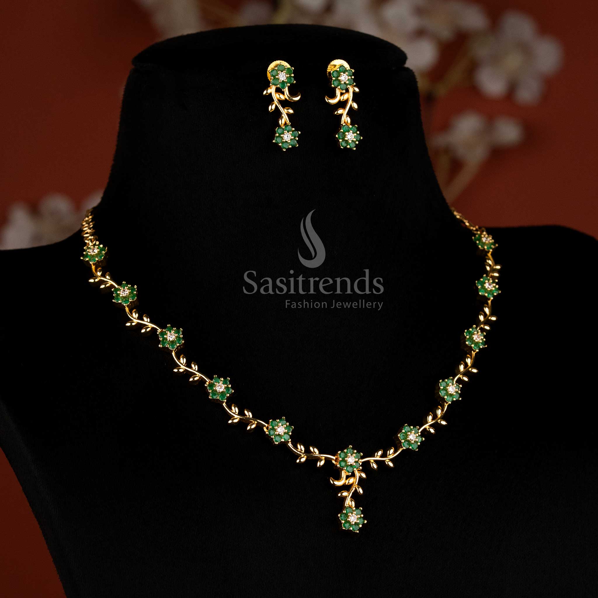 Designer women’s white-green AD vine necklace – Sasitrends
