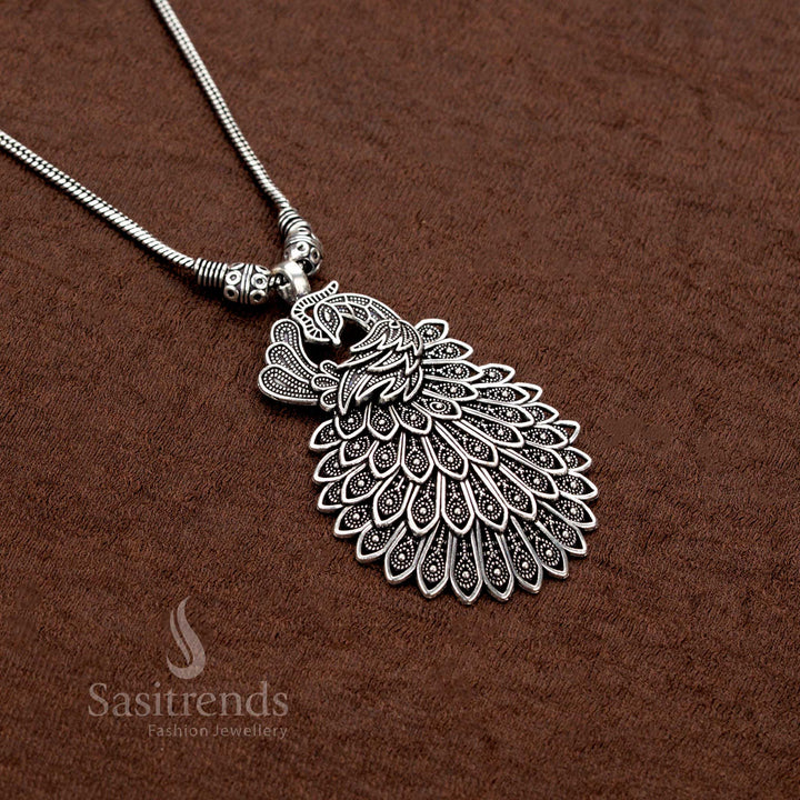 Oxidised silver peacock pendant necklace with layered feathers – Sasitrends