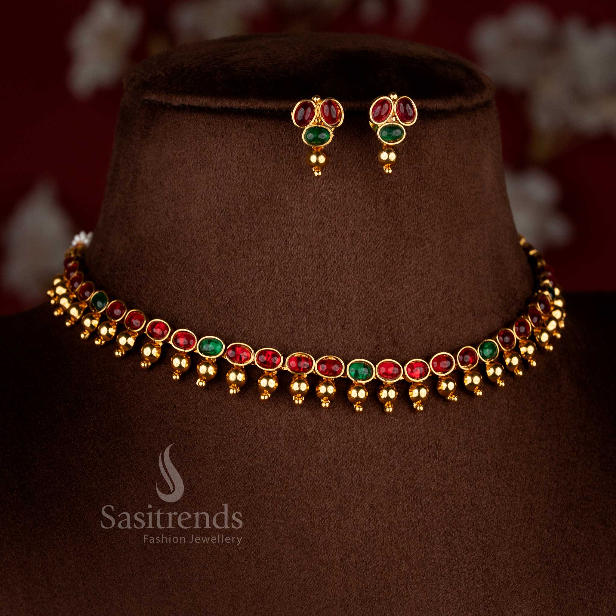 Grand classic antique red-green Mullapoo temple necklace set with decorative golden accents for celebration dressing – Sasitrends