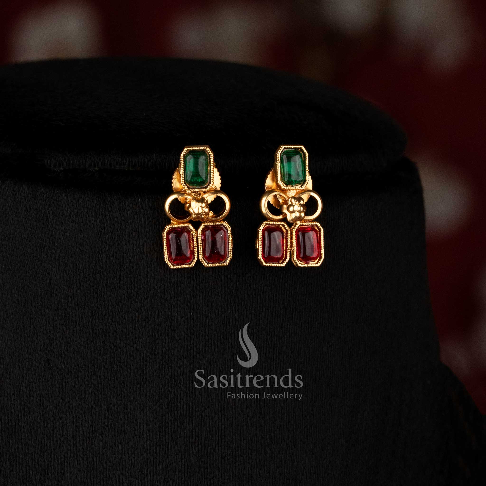 Striking Classic Matte Gold Plated Emerald-Cut Rectangular Stone Choker Necklace Set for Festive Wear - Sasitrends