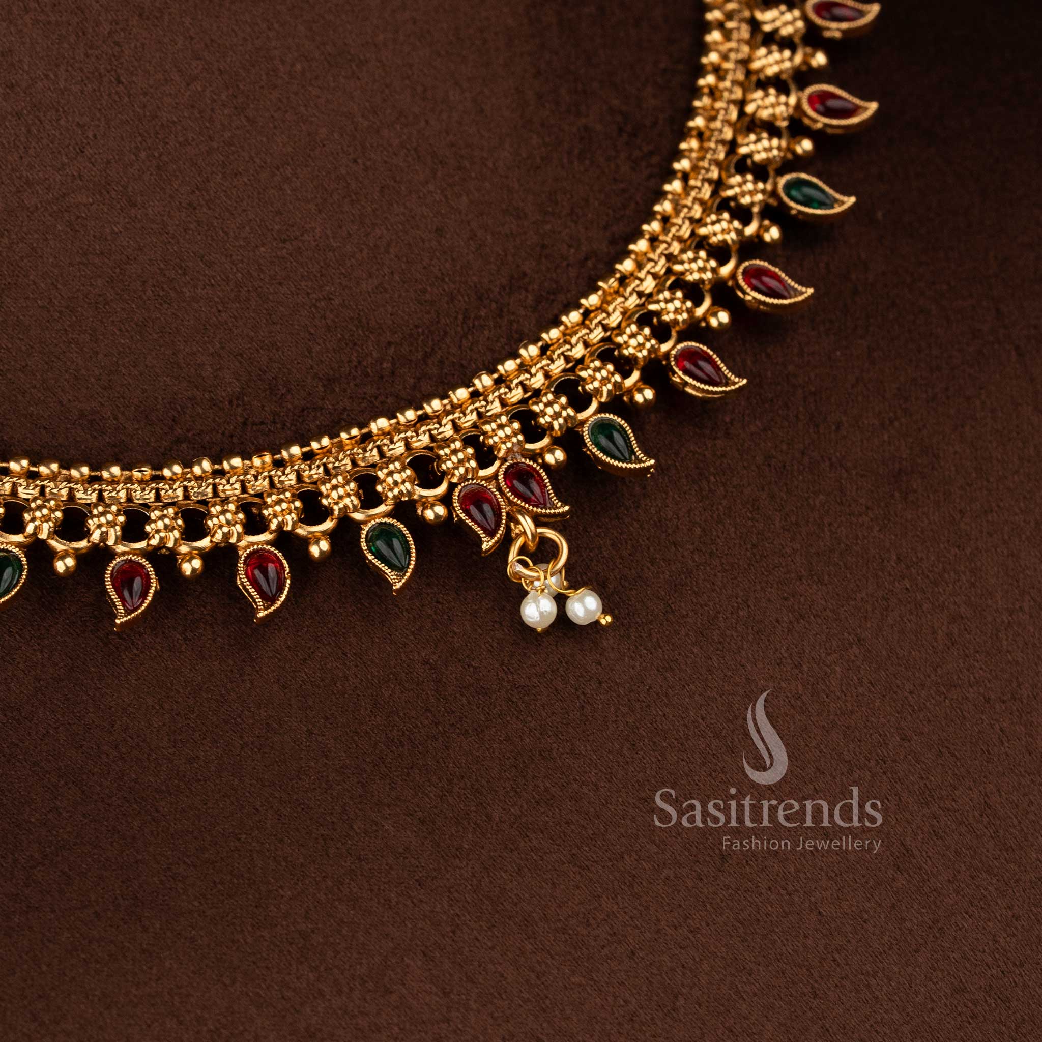 Festive ruby green timeless classic matte gold plated mango paisley pearl necklace set for celebrations – Sasitrends