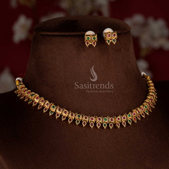 Opulent classic matte gold plated ruby-green festive necklace set with accented earrings for event styling – Sasitrends