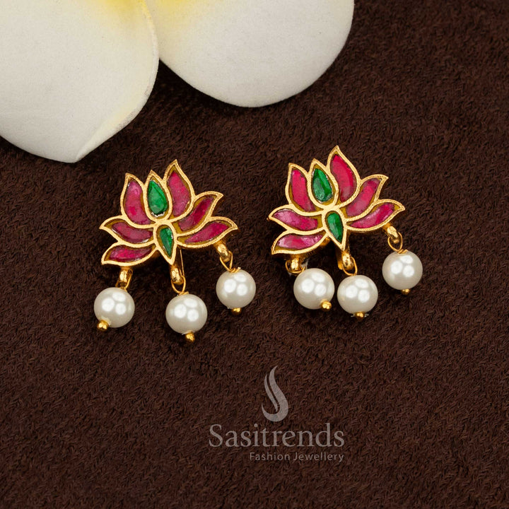 Exquisite ruby green 24K Jadau gold plated lotus Kundan pearl bugadi ear cuff earrings perfect for festive occasions - Sasitrends