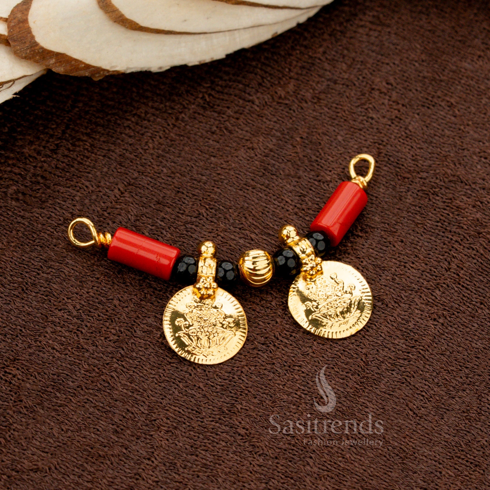 Elegant Flower Pendant Necklace Set - Perfect for Traditional Occasions