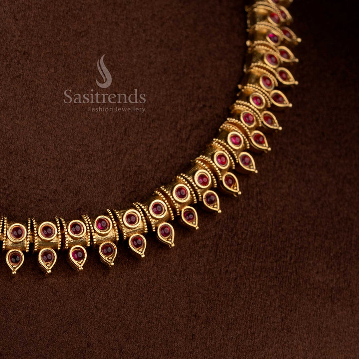 Majestic classic matte gold plated ruby sphere cluster necklace crafted for elegant evening wear – Sasitrends