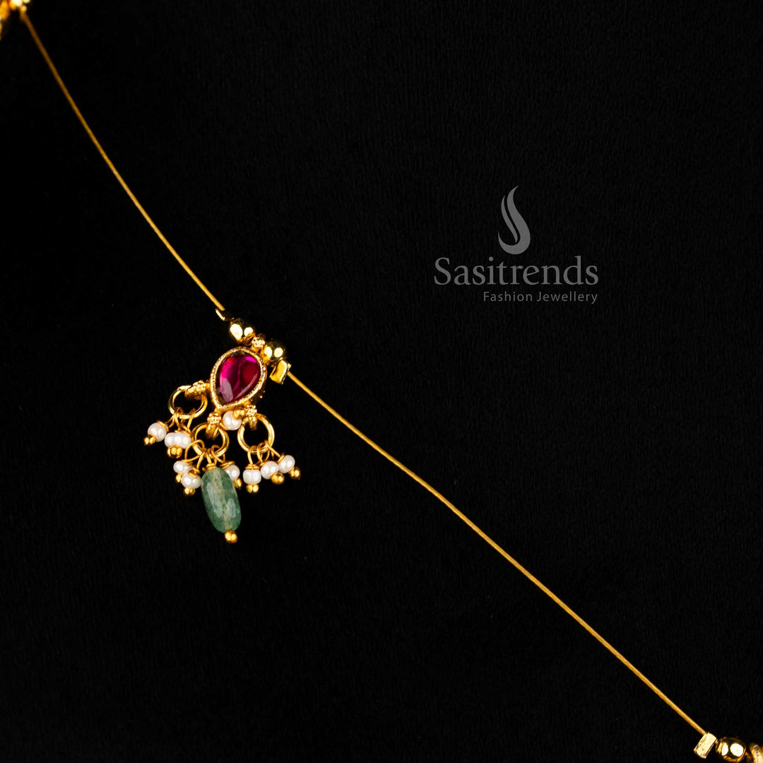 Graceful Jadau necklace carrying pearl accents bringing polished sophistication to saree style – Sasitrends