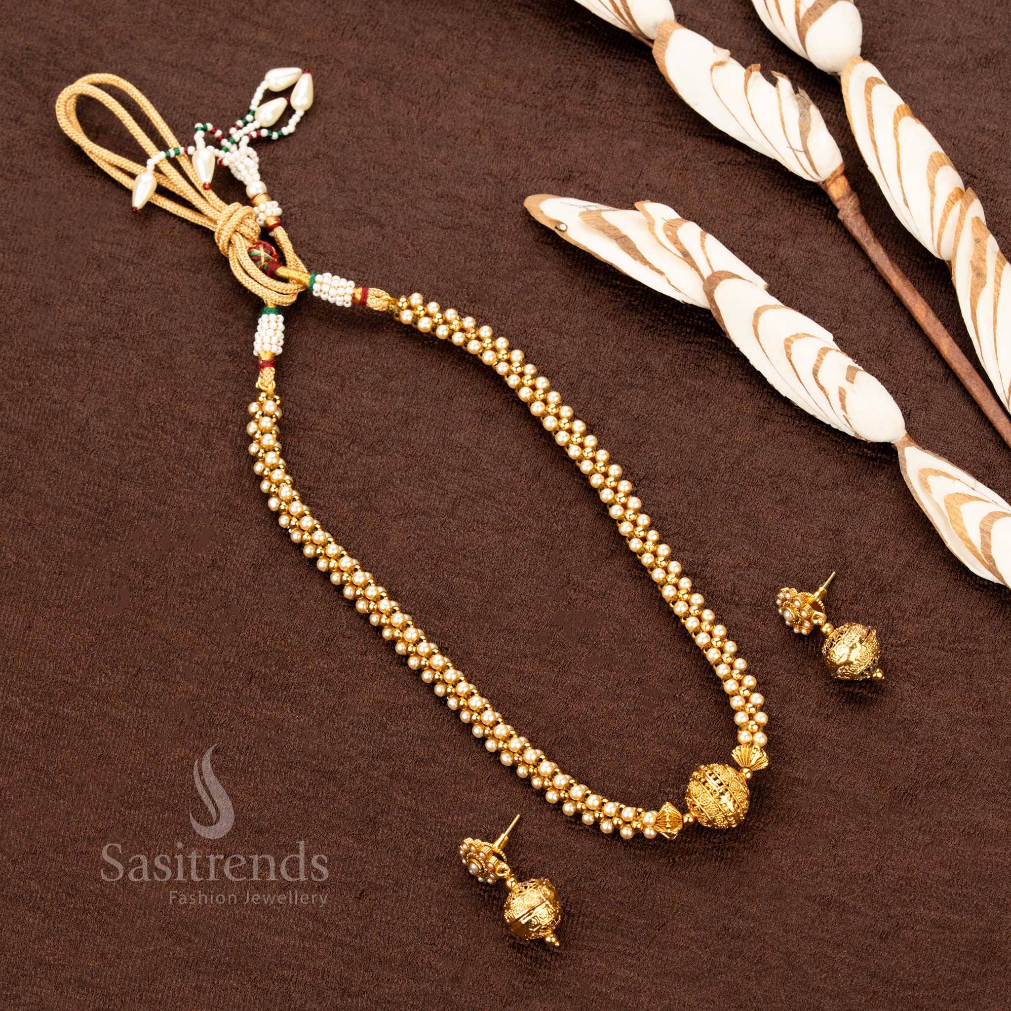 Regal Antique Gold Plated Pearl Ball Necklace Set with Earrings – Traditional temple jewellery designed for elegant bridal wear – Sasitrends