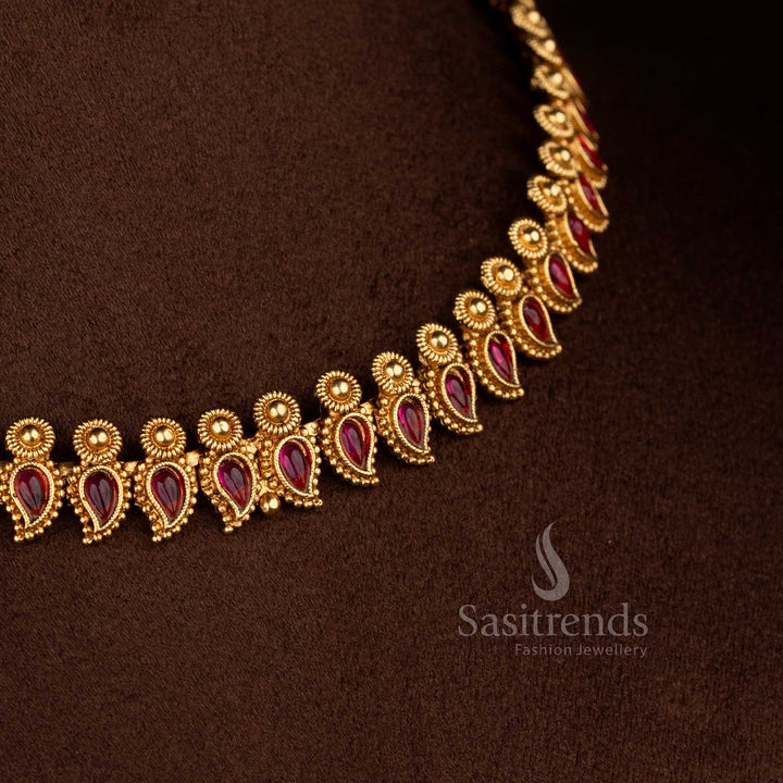 Radiant classic matte gold plated ruby accented geometric necklace for statement celebration wear – Sasitrends