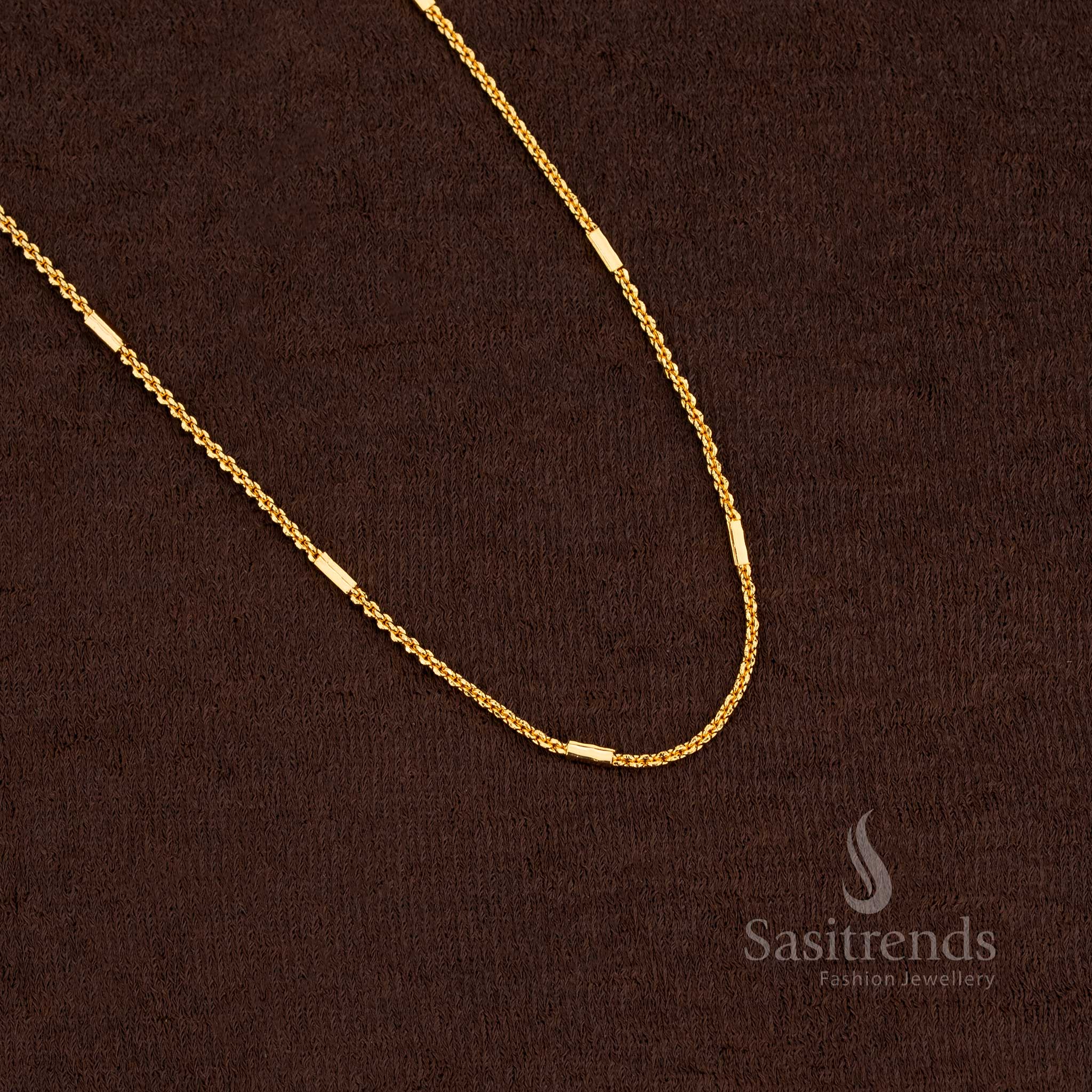 Pristine designer chain in 24K micro gold plating, crafted for classic saree beauty – Sasitrends