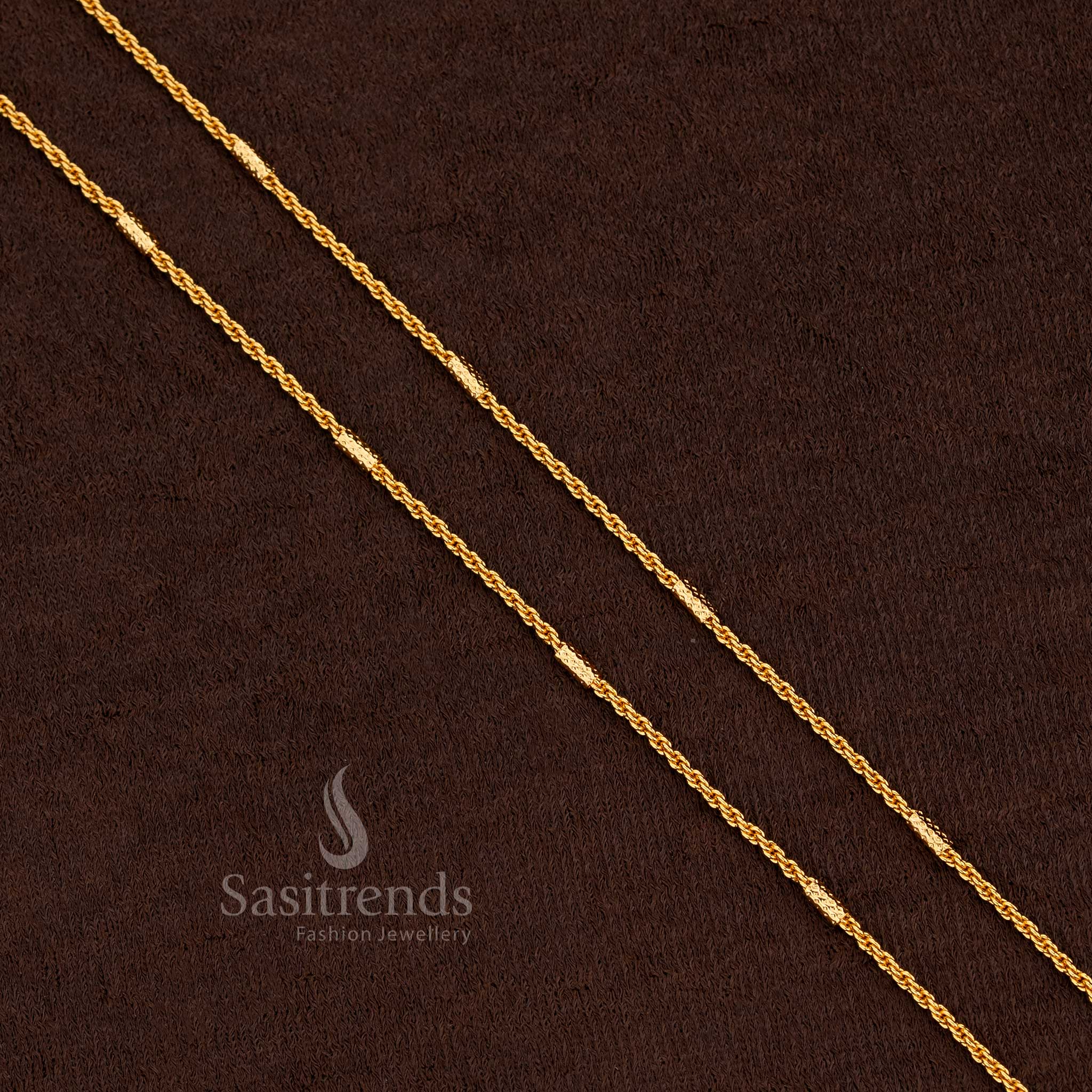 Splendid micro gold designer chain enhancing traditional saree elegance – Sasitrends