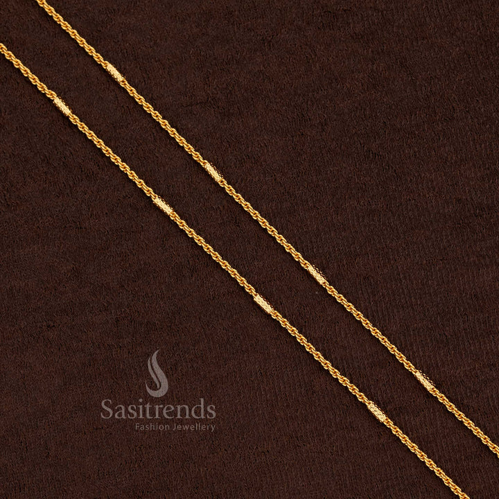 Splendid micro gold designer chain enhancing traditional saree elegance – Sasitrends