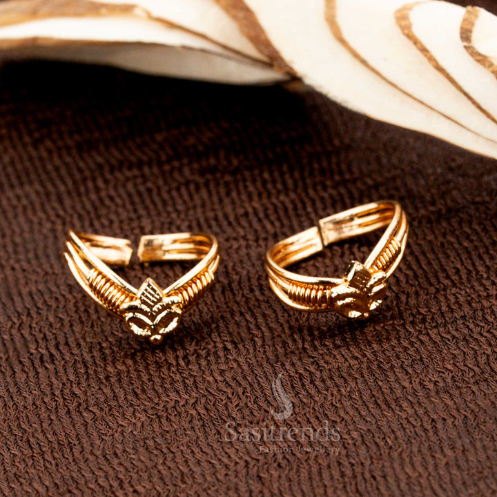 Leaf shaped central design with spiral wire base – a nature-inspired one gram micro gold toe ring for spiritual temple looks - Sasitrends