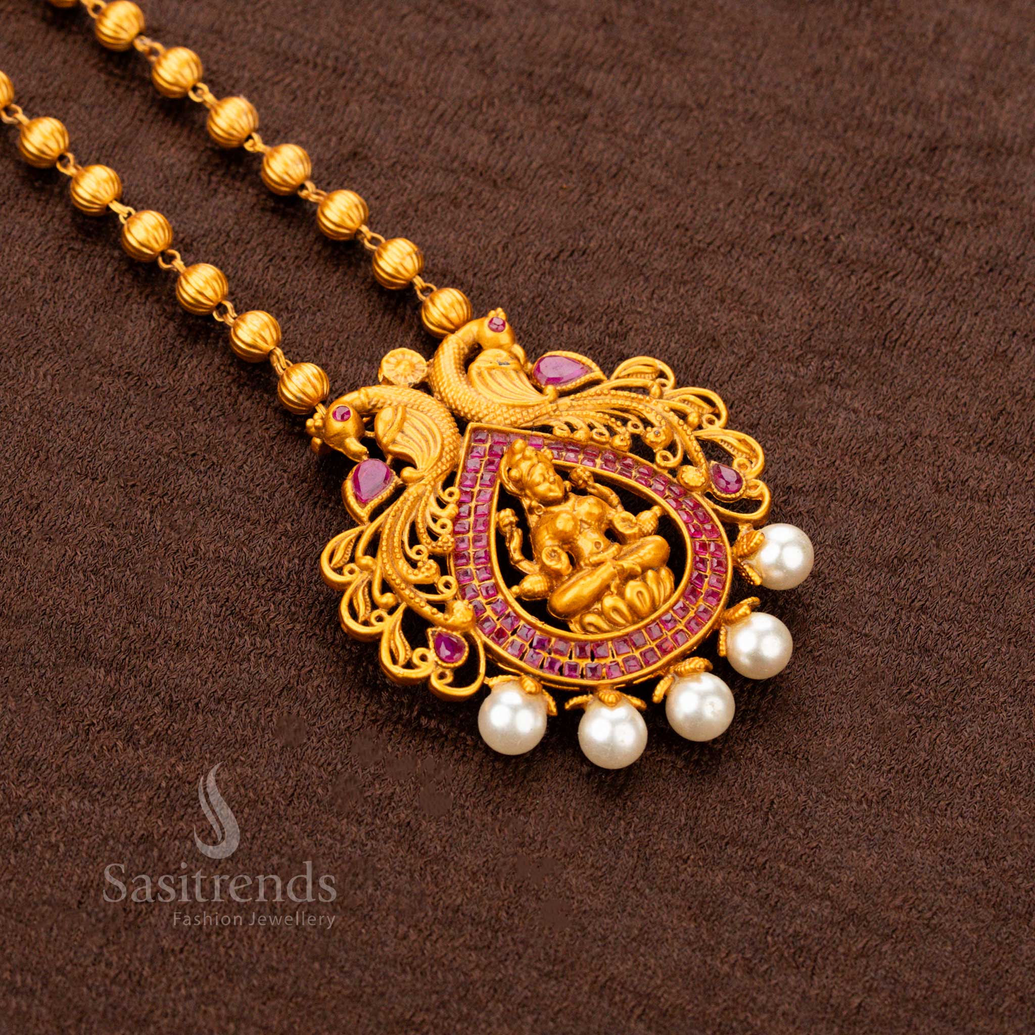 Temple Matte Gold Plated Ruby Ball Chain Lakshmi Pearl Pendant Necklace Jewellery Set – Traditional festive wear with divine temple artistry – Sasitrends