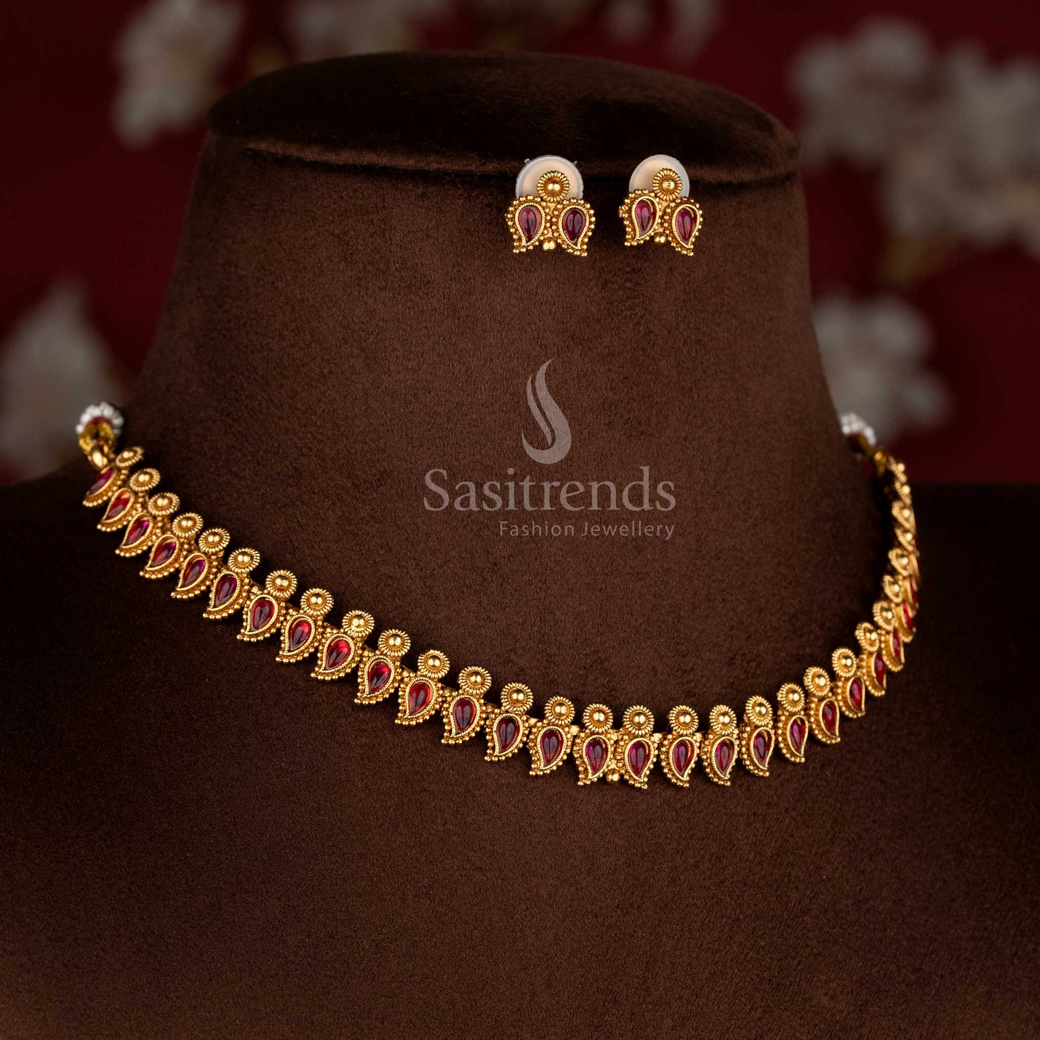 Luminous classic matte gold plated ruby necklace set with designer earrings for festive styling – Sasitrends