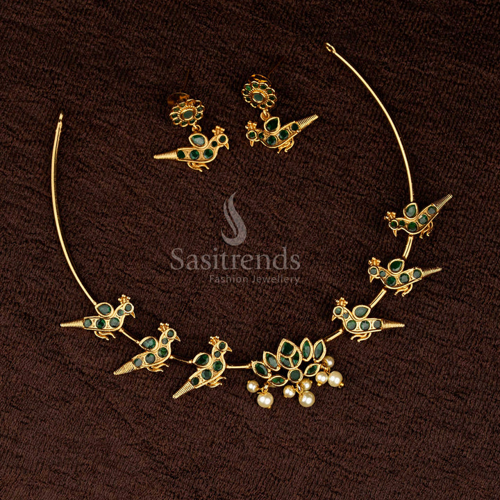 Elegant Green Attigai Choker Necklace Featuring Lotus Pendant and Peacock Motif with Painted Kemp Stones – Sasitrends