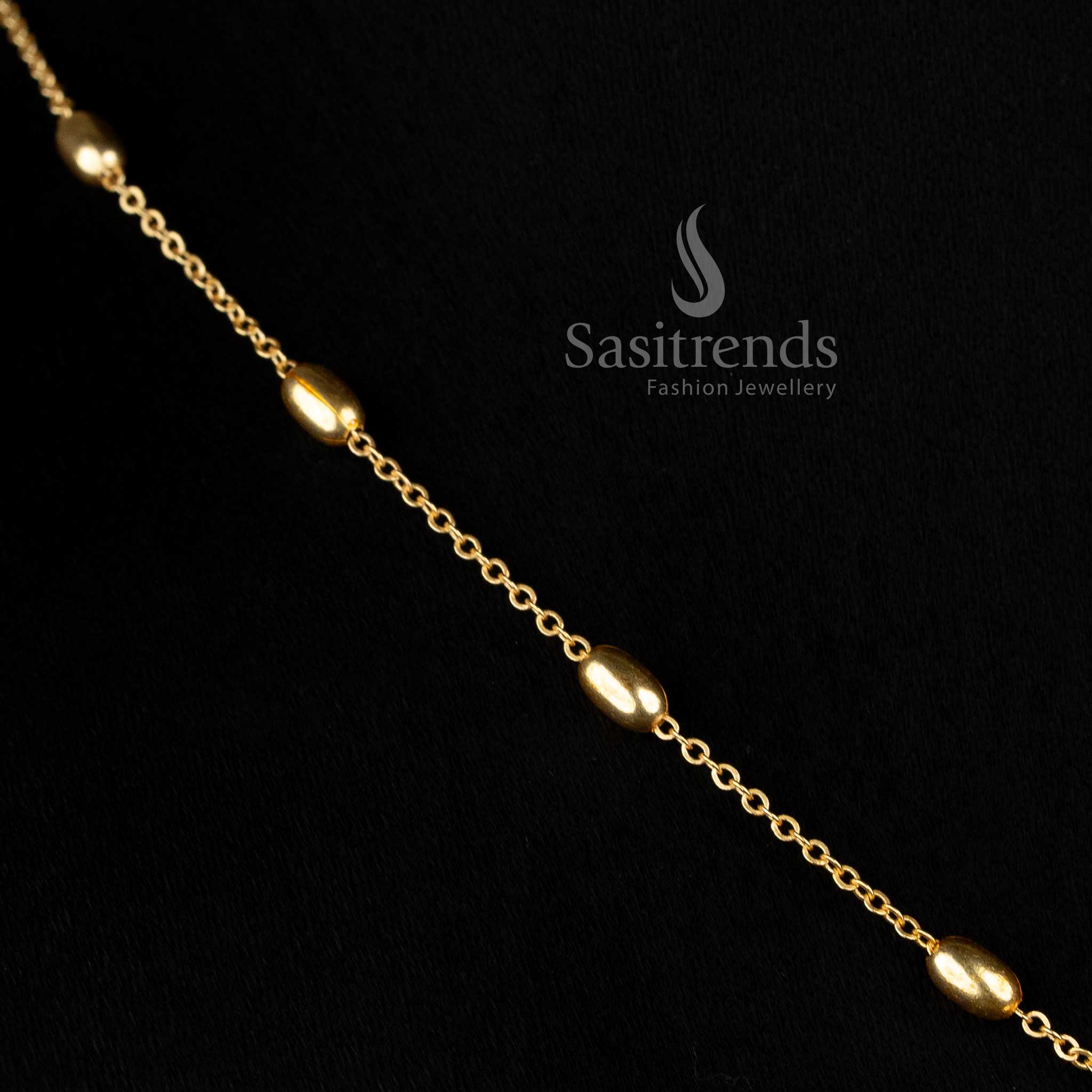 Brilliance-filled ruby Jadau Kundan 24K gold crescent motif necklace designed for haldi, bridal functions and celebration-ready saree outfits – Sasitrends