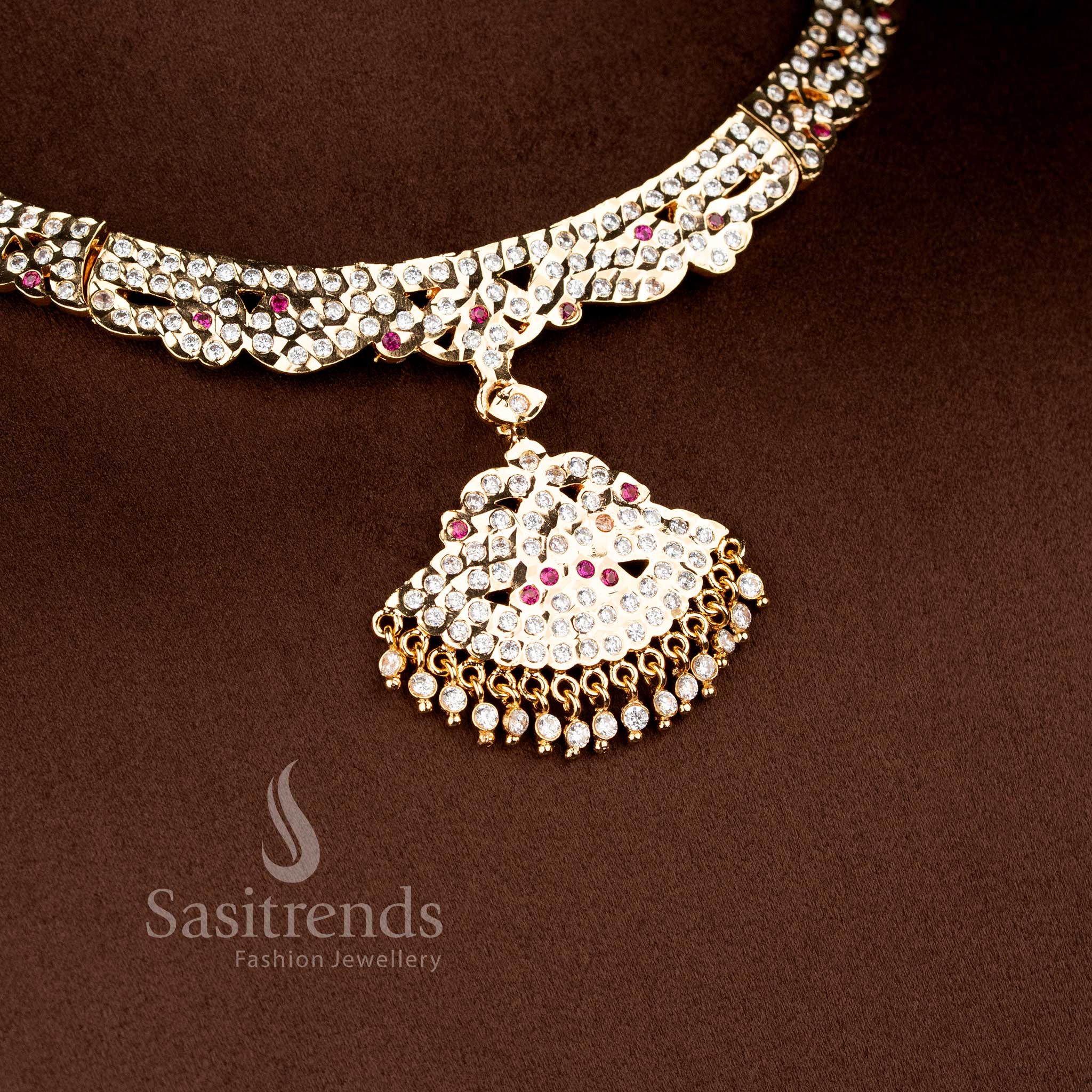 Opaline wedding impon attigai necklace in white ruby crafted with decorative fan centre and gold elegance – Sasitrends