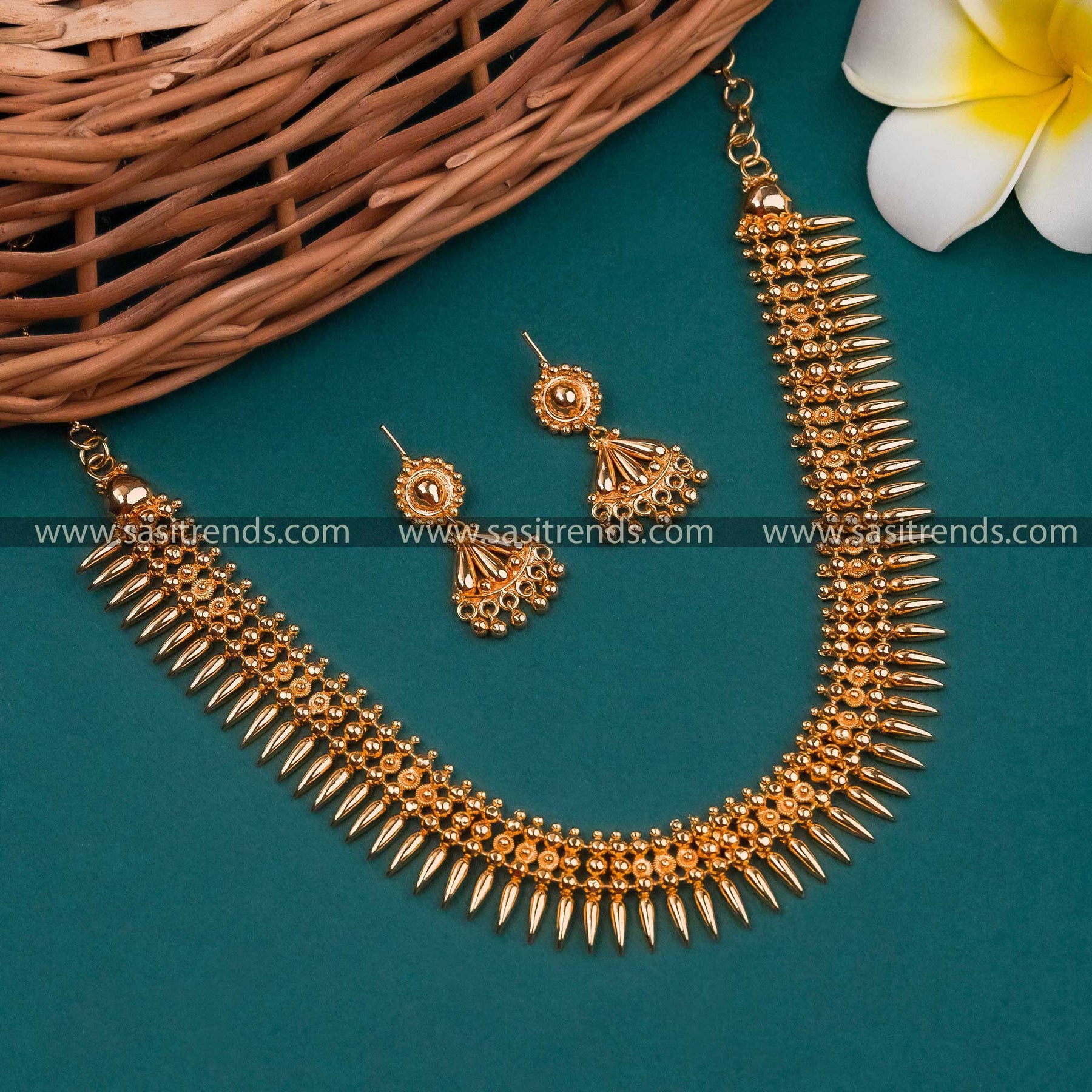 Traditional Kerala Style Micro Gold Plated Mullapoo Necklace Jewellery Set for Women Sasitrends