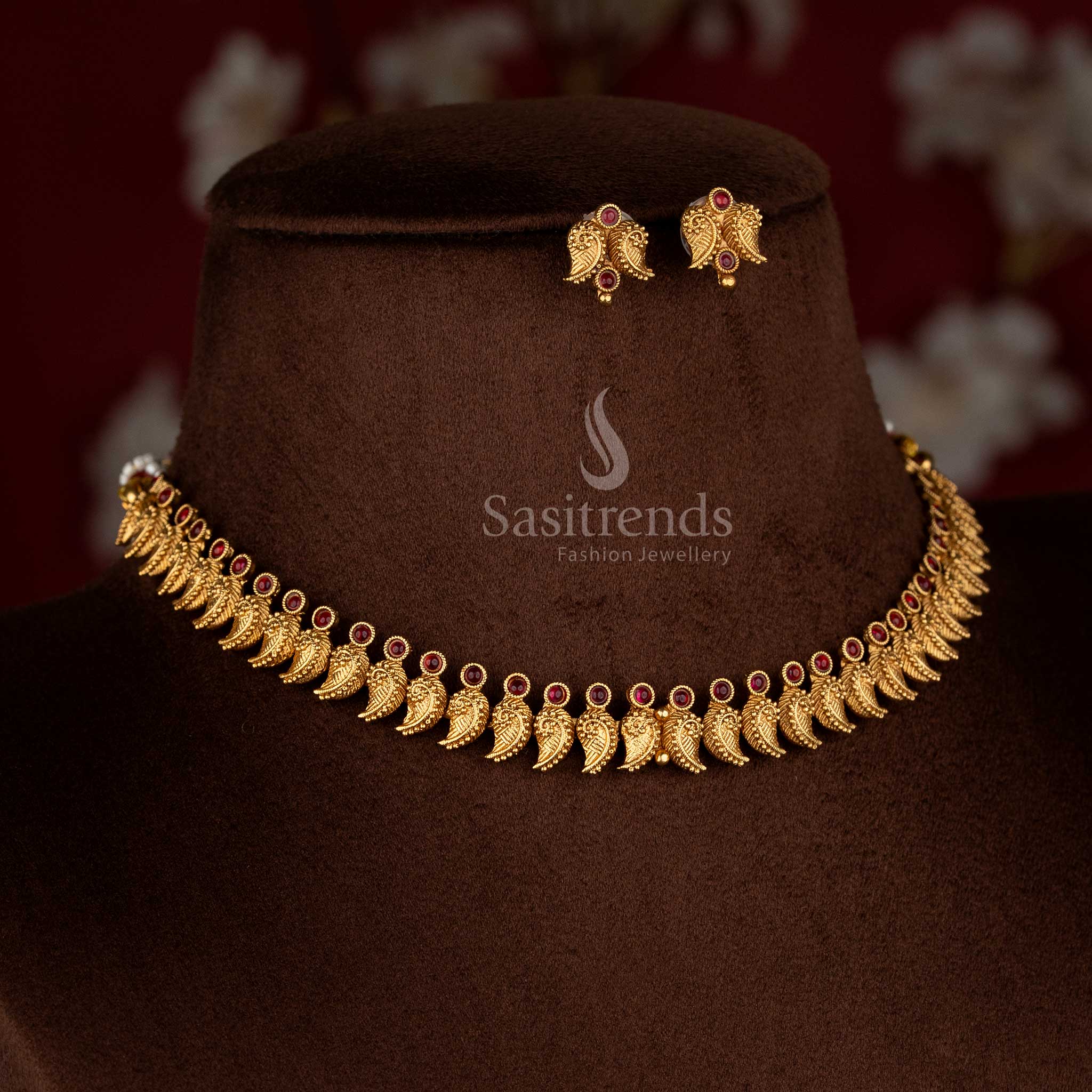 Regal classic matte gold plated ruby studded floral necklace for ceremonial elegance – Sasitrends