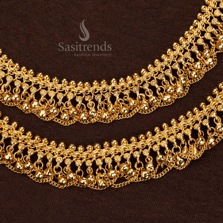Lavish Golden Ball Anklets In Micro Gold Plating With Intricate Craftsmanship – Splendid Heritage Jewellery Crafted For Aristocratic Brides And Majestic Celebrations – Sasitrends