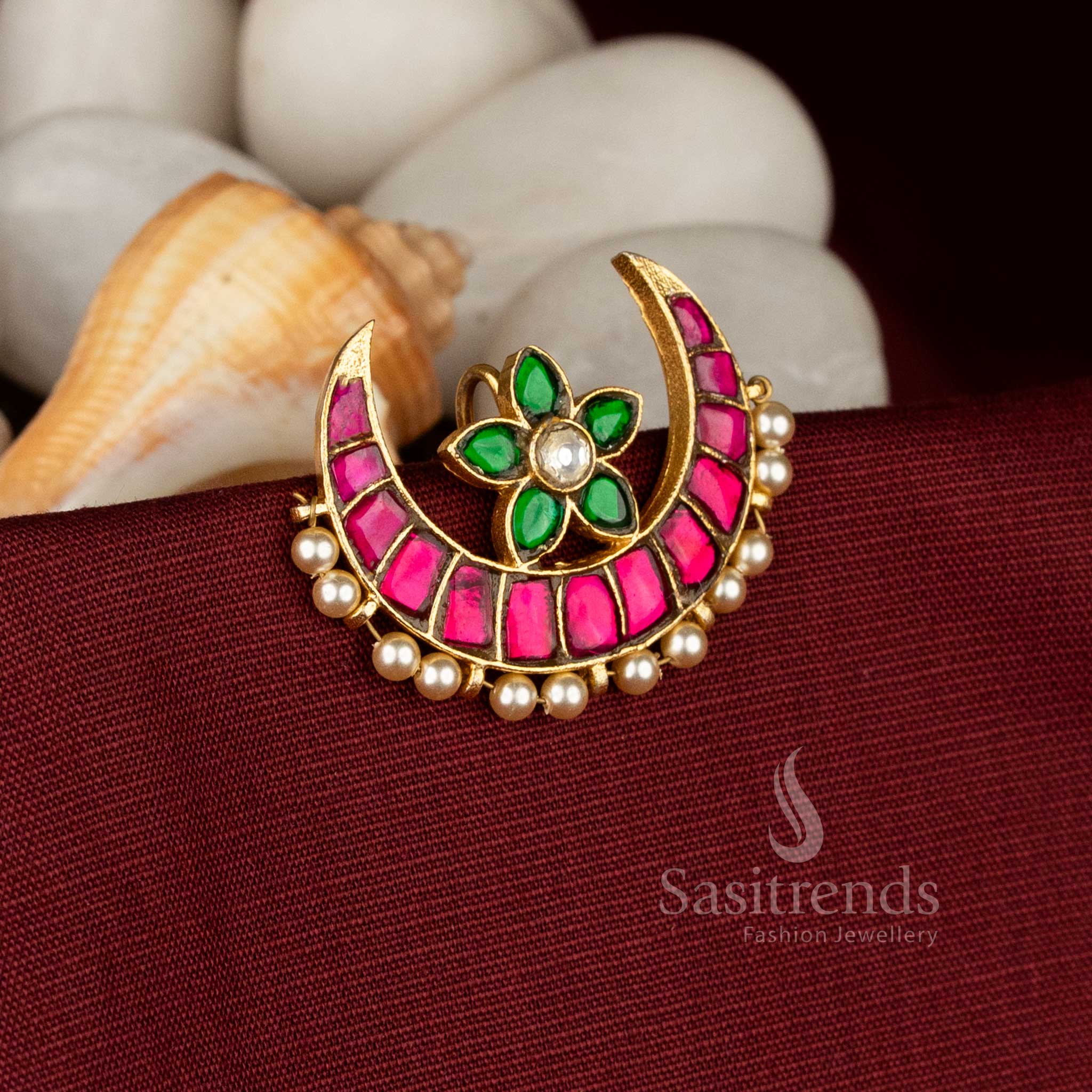 Crescent motif Kundan Jadu hair ornament bringing a divine moonlike shine to traditional hairstyles for mehendi and sangeet – Sasitrends
