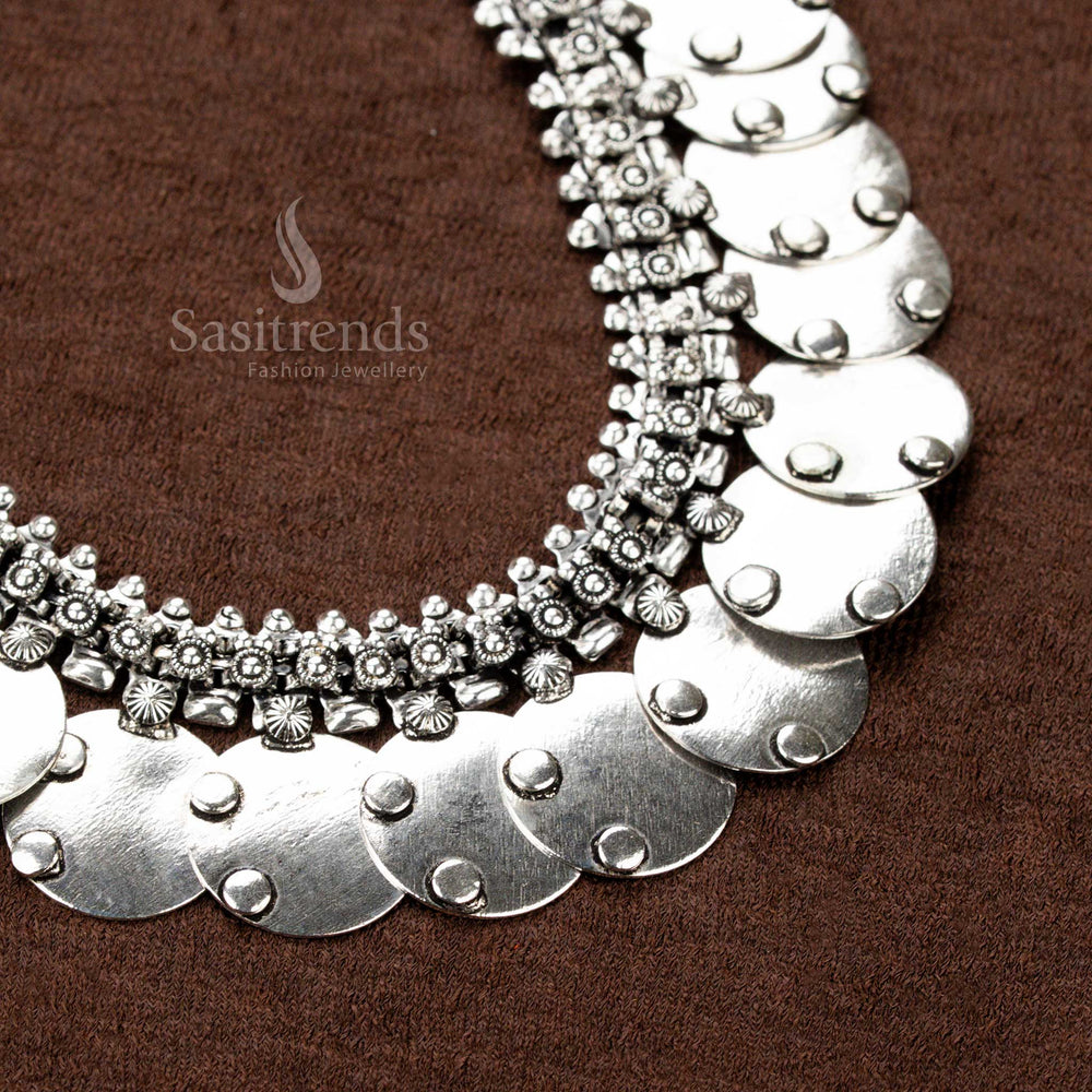 Oxidised necklace with dome circle design and antique floral chain – Sasitrends