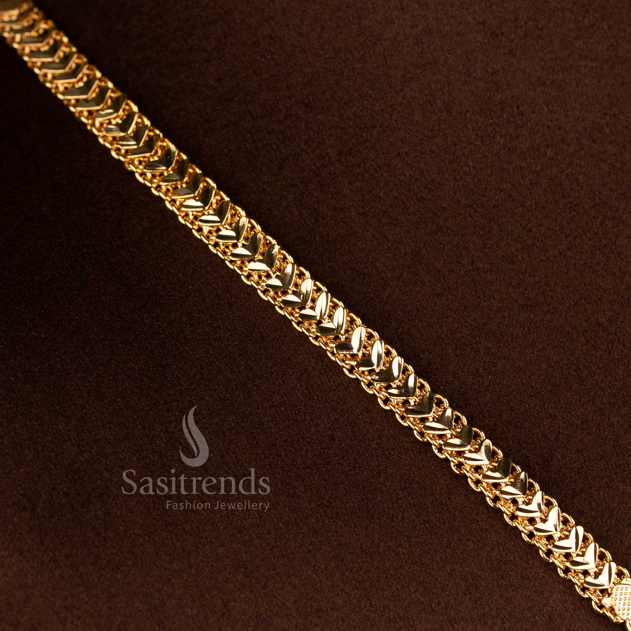 Traditional Impon Addigai 24k Micro Gold Plated floral white AD stone necklace ideal for wedding and traditional ceremonies – Sasitrends