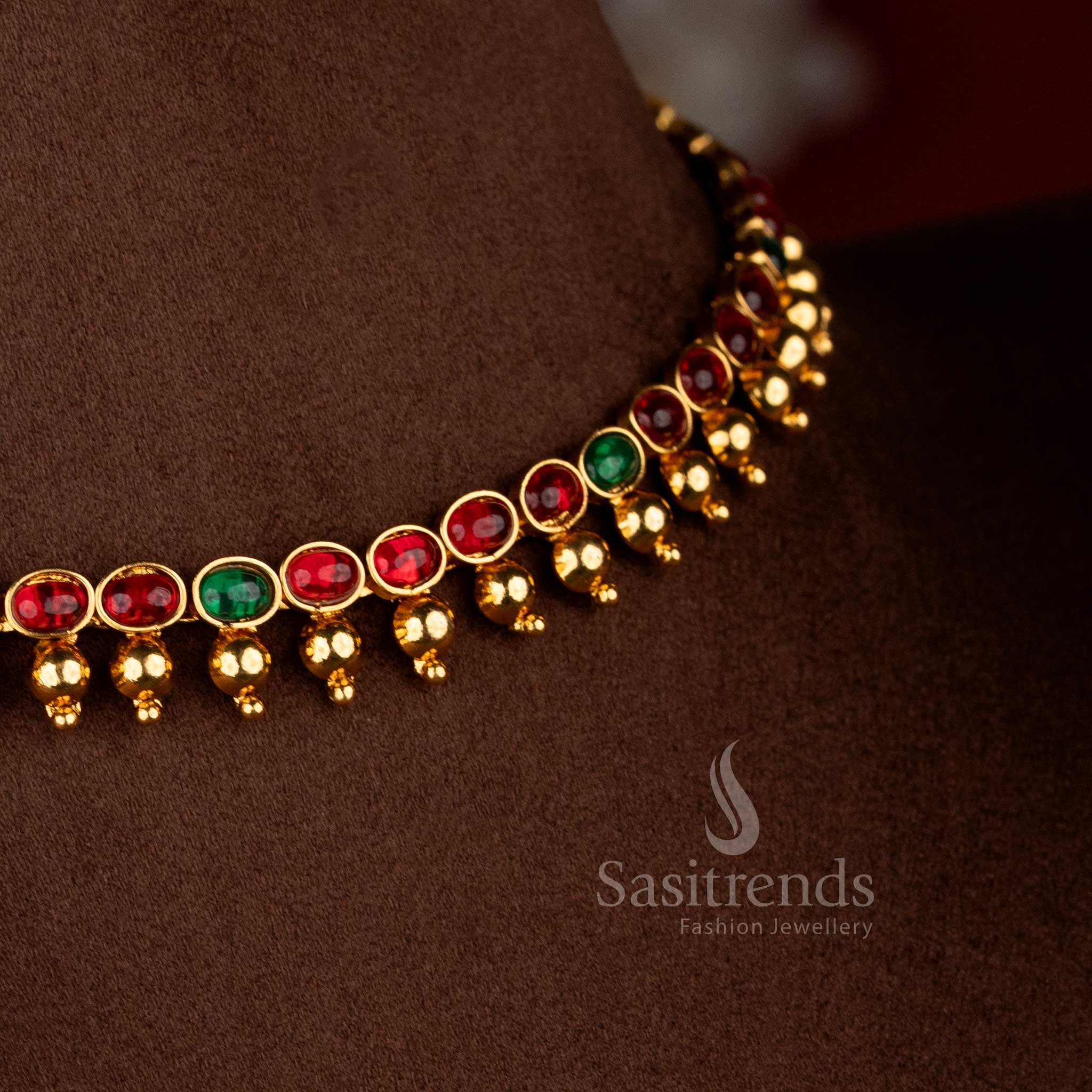 Opulent classic antique Mullapoo jasmine bud red-green stone golden balls temple necklace for festive charm – Sasitrends