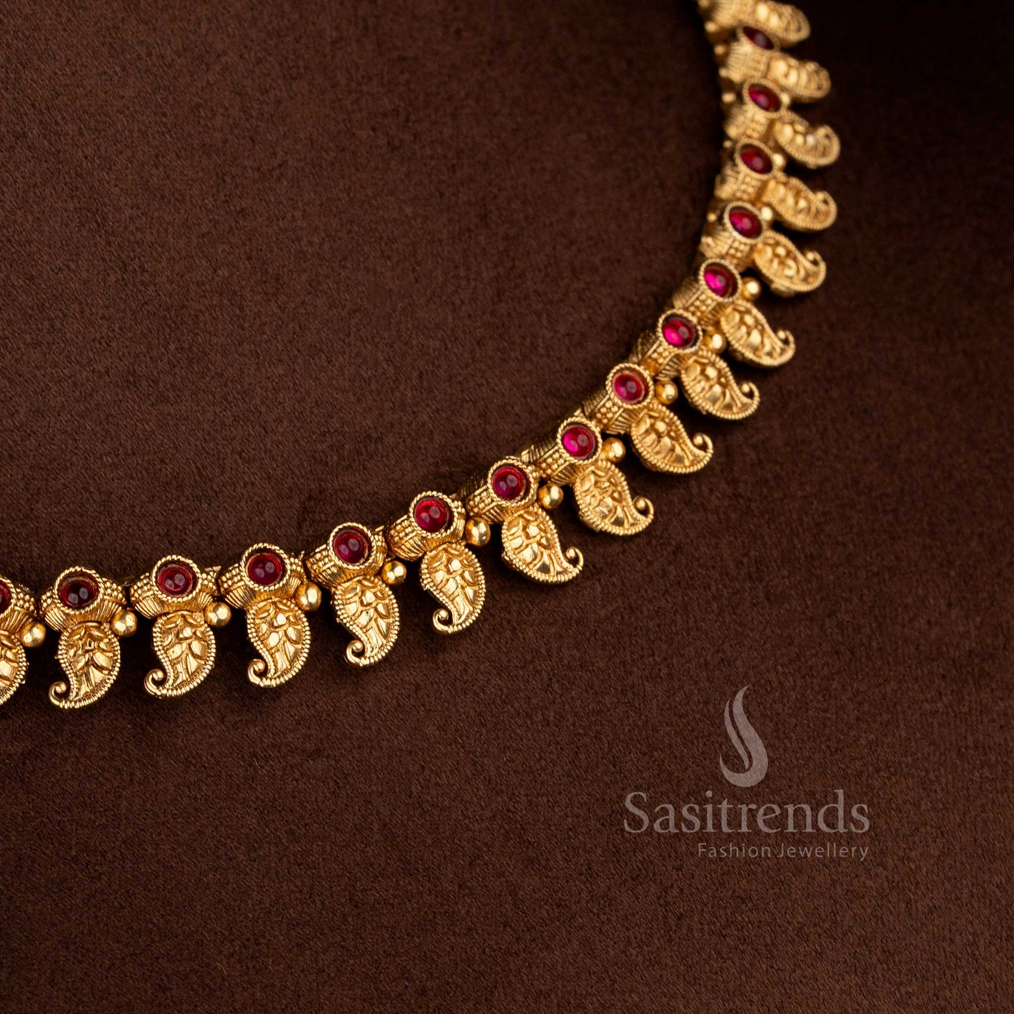 Enchanted classic matte gold plated ruby ornamented pendant necklace for luxurious festive styling – Sasitrends
