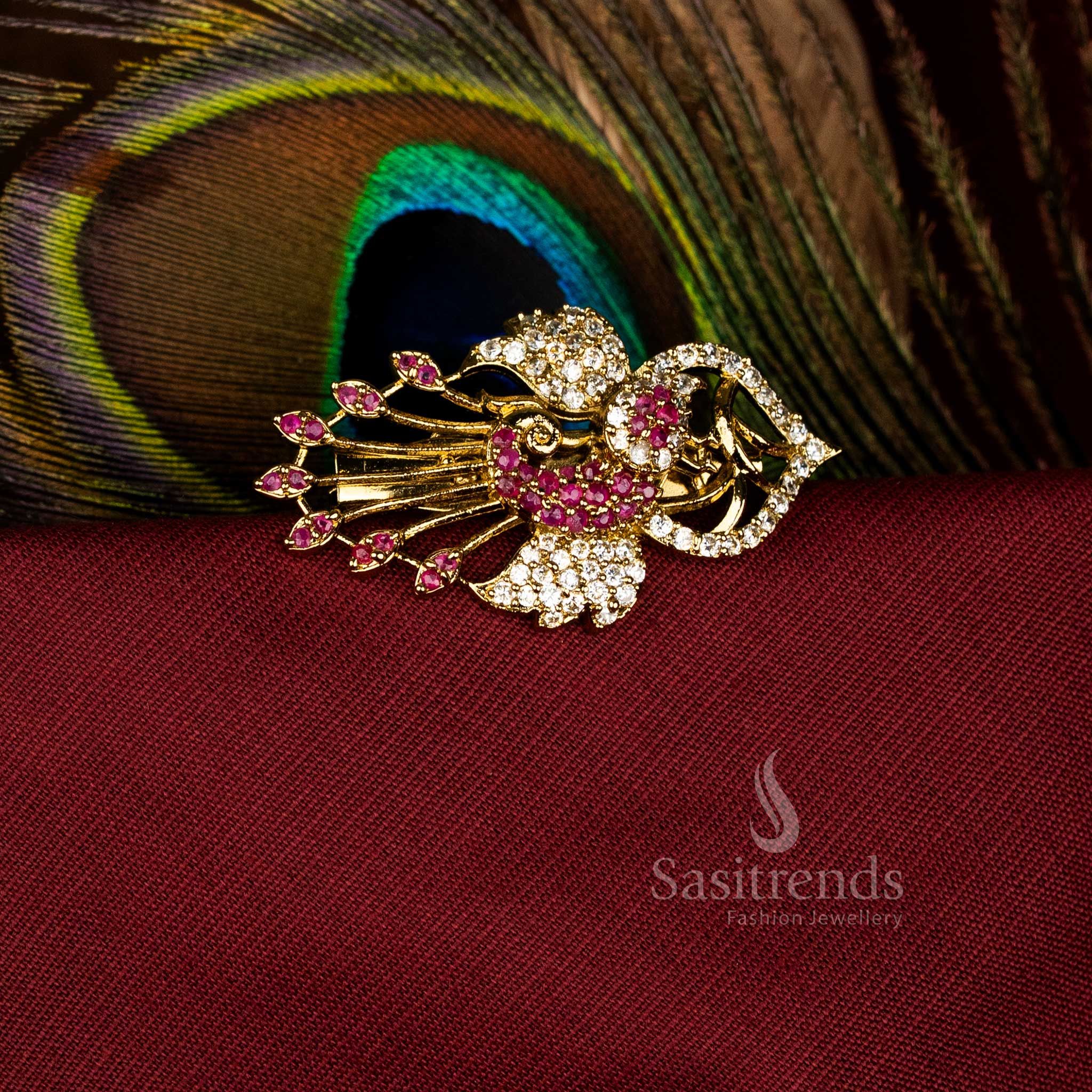 Exquisite White-Ruby American Diamond Peacock Saree Pin with Intricate Feather Motif and Mahendi Finish, Perfect for Traditional Festive and Bridal Jewellery – Sasitrends