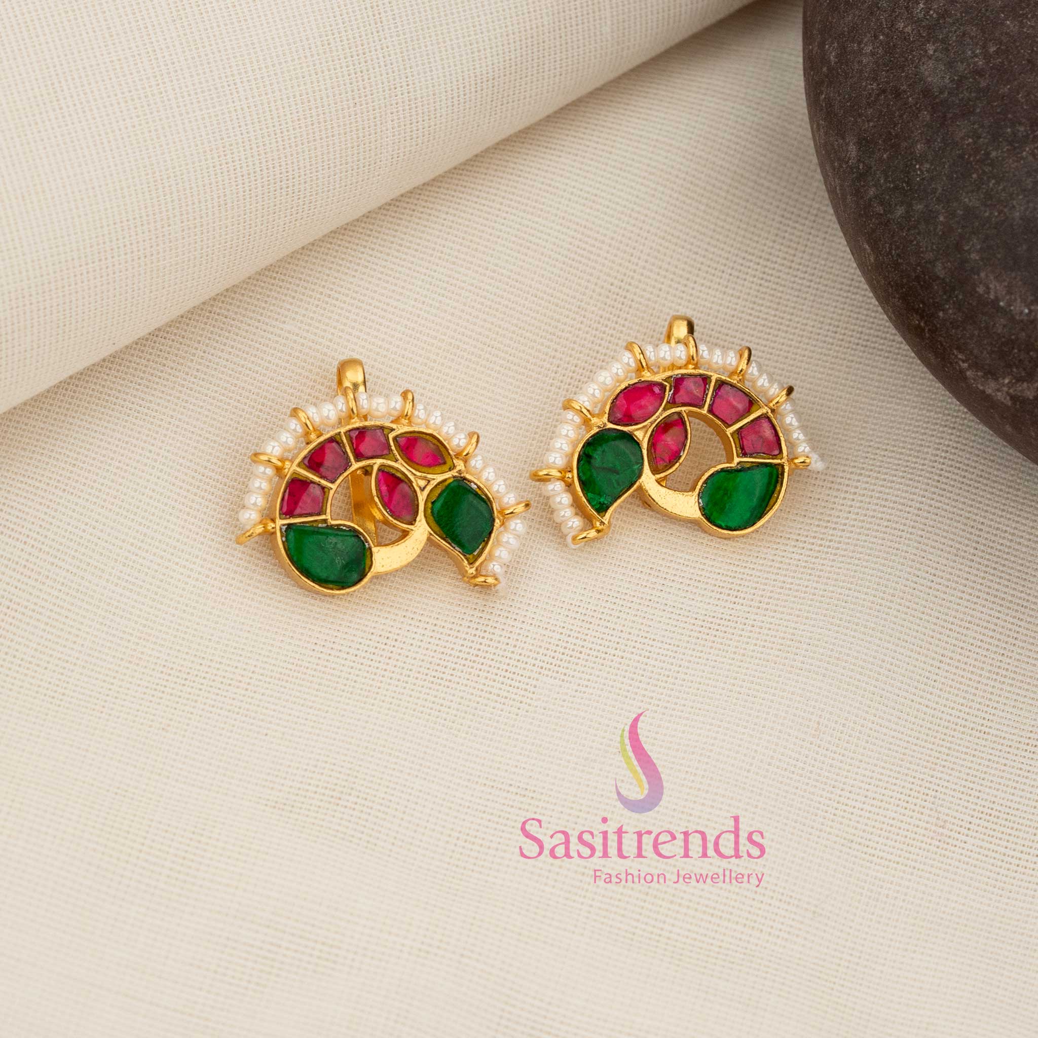Majestic ruby-green peacock-face crescent Kundan bugadi earcuff adorned with pearl fringe perfect for bold South Indian festive heritage styling – Sasitrends
