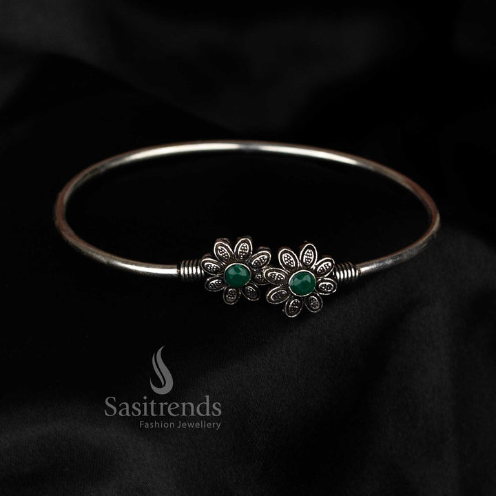Ethnic fashion green oxidised dual motif floral stone bracelet for festival and occasion wear hand jewellery – Sasitrends