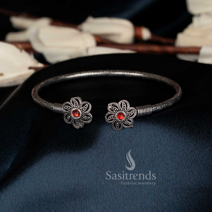 Charming oxidised red starfish floral design stone bracelet ideal for festive sarees, casual kurtis, and everyday outfits – Sasitrends