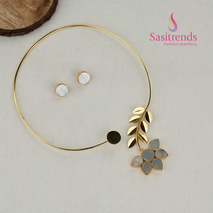 Dazzling Trendy Gold Plated Floral Leaf Open Collar Husli Necklace Set for Ethnic Wear