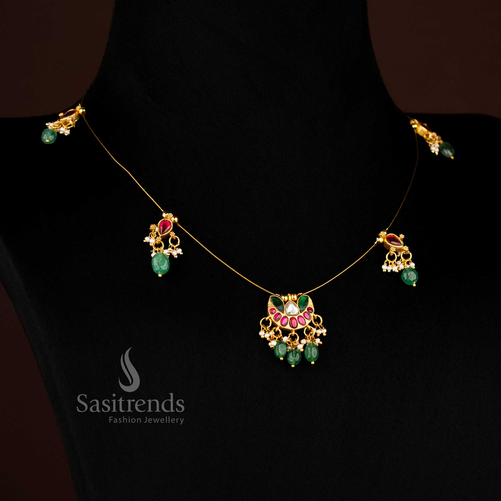 Charming Jadau chain necklace balancing modern glow and pearl detailed finish – Sasitrends